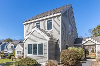 44 Trevor Ln #44
