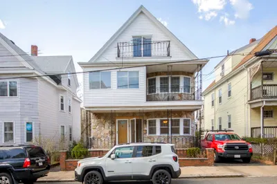 27 Garrison Ave #1