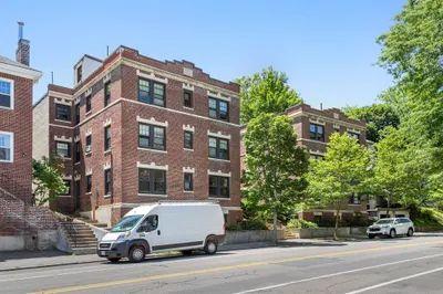 590 Washington St #3 1