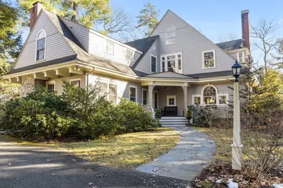 121 Glen Rd 1
