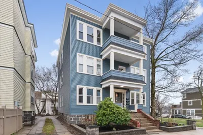 28 W Tremlett St