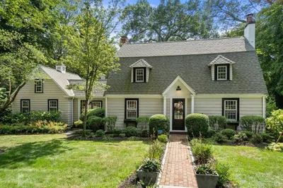 4 Arnold Rd