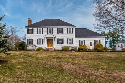8 Heritage Dr 1