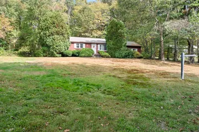 8 Galloway Rd