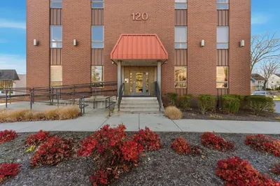 120 N Main St #206 1