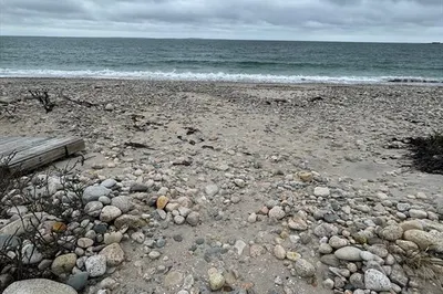 150 E Beach Rd