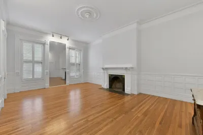 240 Marlborough St #4