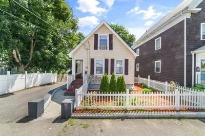32 Skinner St