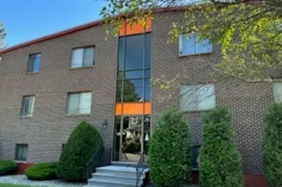 1011 Main Street #4