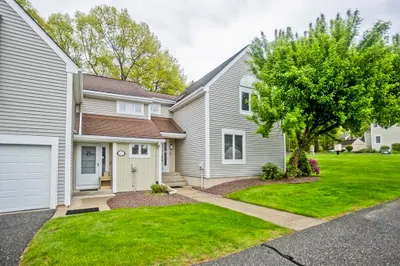 2205 Boston Rd #C20 1