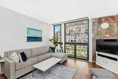 42 8th Street #4202 1
