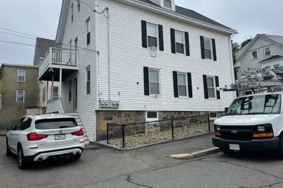 41 Pond St #2 1
