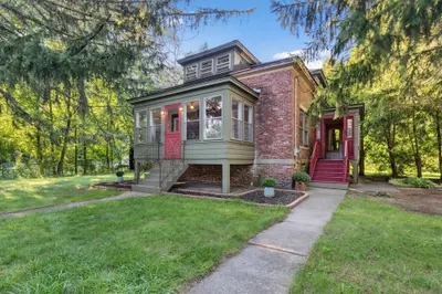 1 Houle Ave