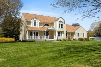 10 Baldwin Rd 1