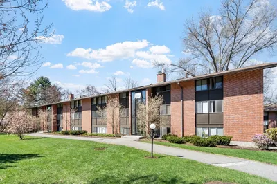 8 Longwood Dr #310