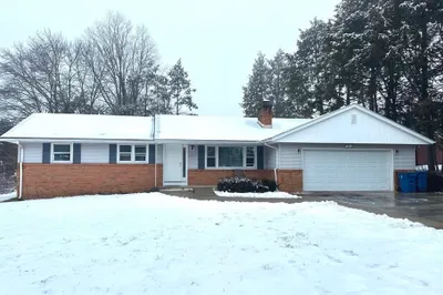 24 Larivee Ln
