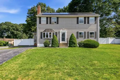22 Colonial Drive 1