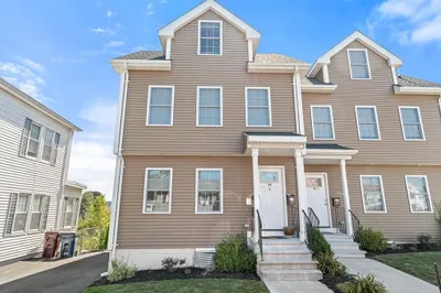 3 Burnham St #2 1