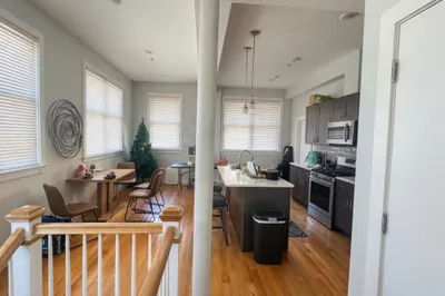 362-364 W 4th Street #1 1