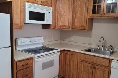 36 Whitman Rd #1-2