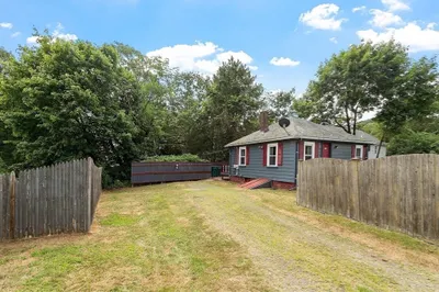 28 Range Avenue