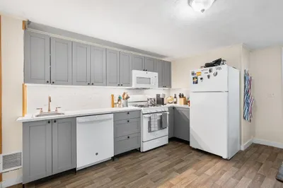 84 Green St #1
