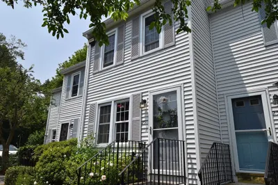 251 Sunderland Rd #251 1