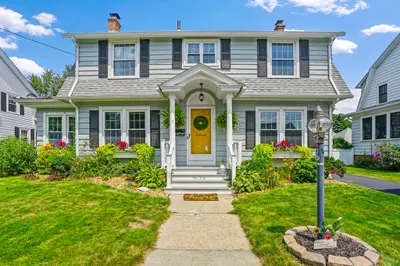 174 Hopkins Pl 1