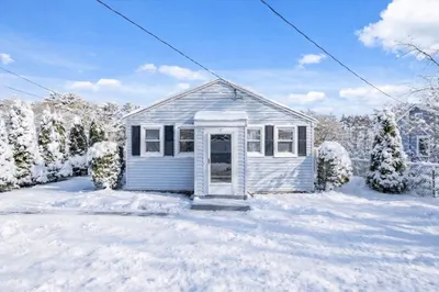 7 Cedar Dr
