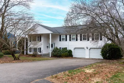 7 Vaillencourt Drive 1