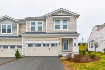 22 Locust Ln #22 1