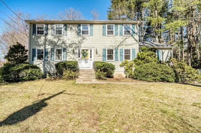 20 Colonial Dr 1
