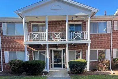 30 Bayberry Dr #2