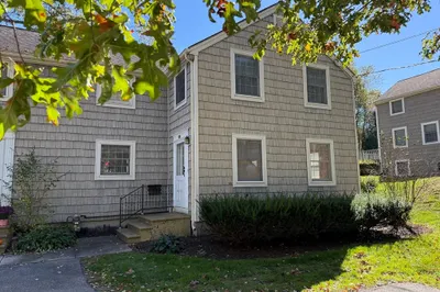 58 Laurel St #B