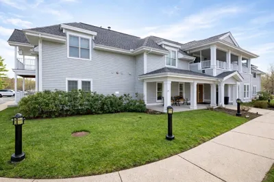 43 Kendall Ave #105 1