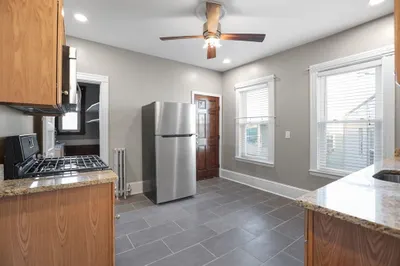 214 Hancock St #3