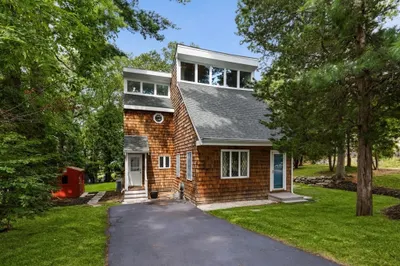 18 Greenwood St
