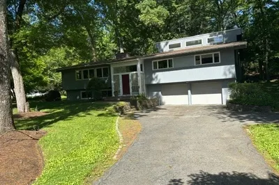 1 Holiday Road 1