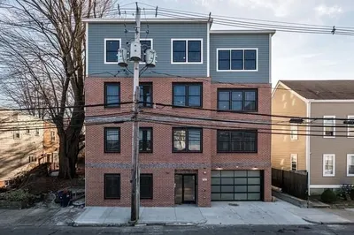 119-121 Addison St #5 1