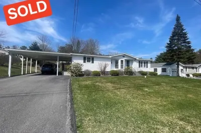82 Rosewood Drive 1