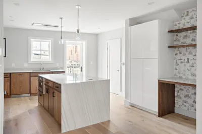 471 Hanover Street #PH 1