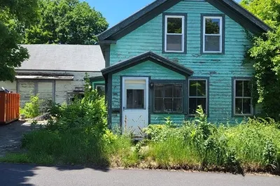 217 Spring St 1