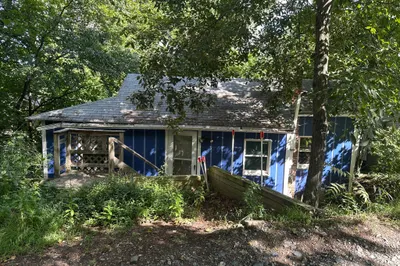 35 Hillcrest St 1