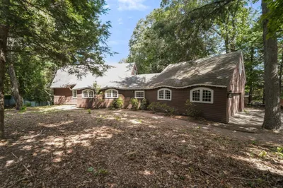 136 Dudley Rd 1