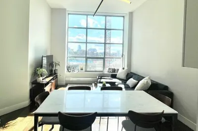 360 Newbury St #403