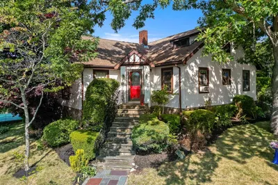 66 Kensington Ln