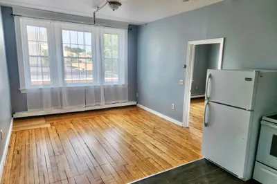 15 N Main St #16