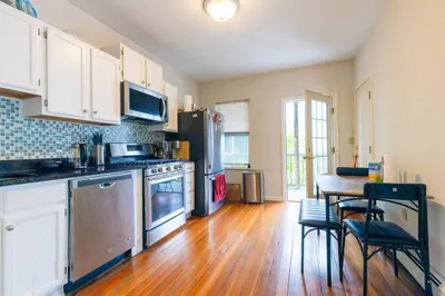 5 Peters St #2