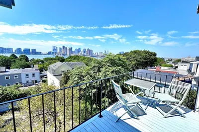 141 Webster St #3