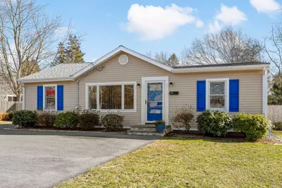 71 E Falmouth Hwy 1
